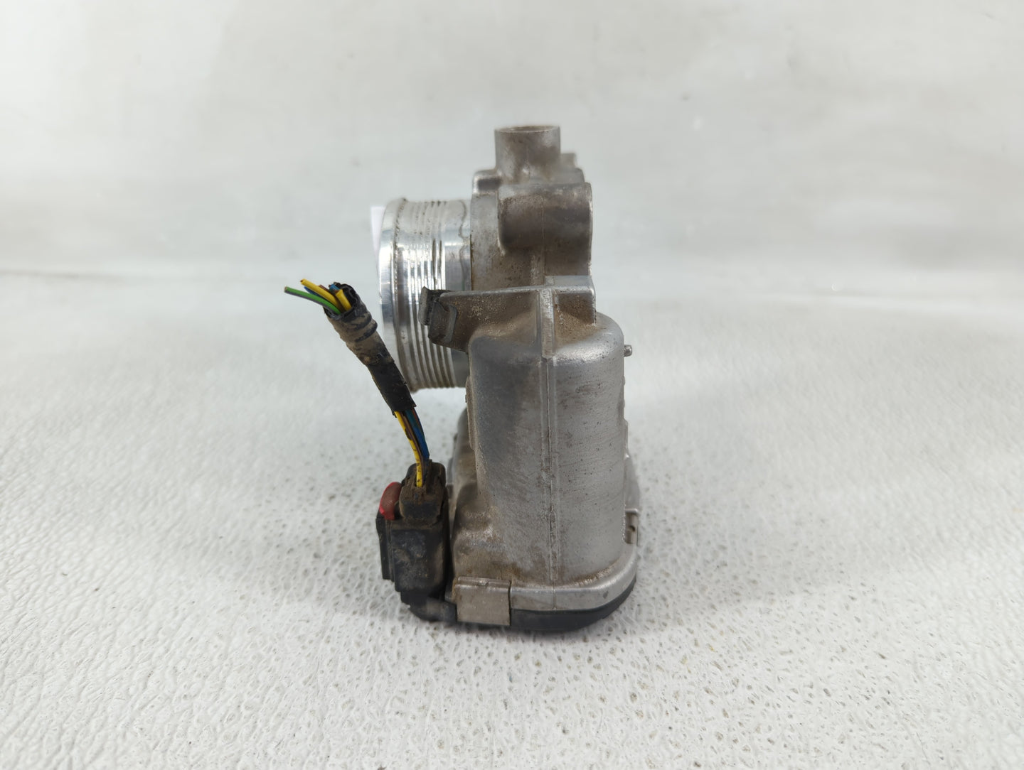 2014-2018 Ford Focus Throttle Body P/N:DS7E-9F991-BB Fits Fits 2014 2015 2016 2017 2018 2019 2020 2021 2022 OEM Used Auto Pa