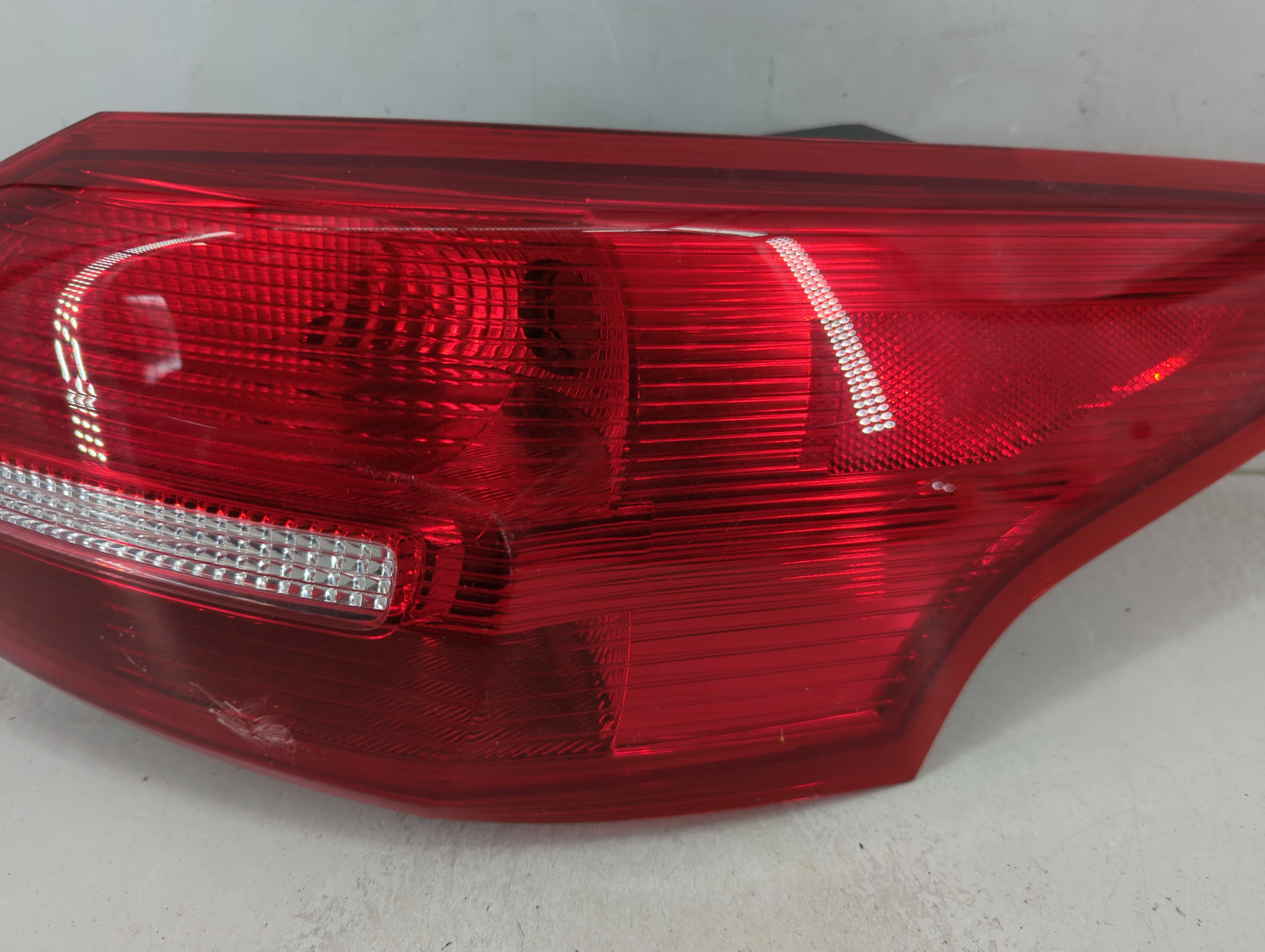 2015-2018 Ford Focus Tail Light Assembly Passenger Right OEM P/N:F1EB-13404-FE Fits Fits 2015 2016 2017 2018 OEM Used Auto P