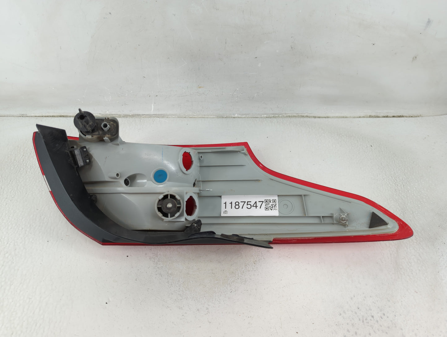 2015-2018 Ford Focus Tail Light Assembly Passenger Right OEM P/N:F1EB-13404-FE Fits Fits 2015 2016 2017 2018 OEM Used Auto P