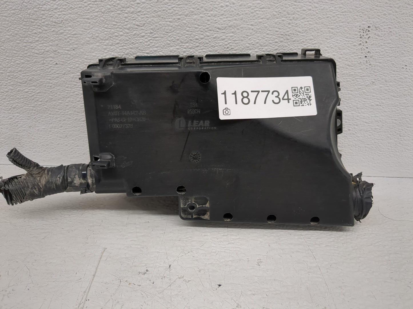 2017-2018 Ford Focus Fusebox Fuse Box Panel Relay Module P/N:AV6T-14A142-AB Fits Fits 2017 2018 OEM Used Auto Parts - Oemuse