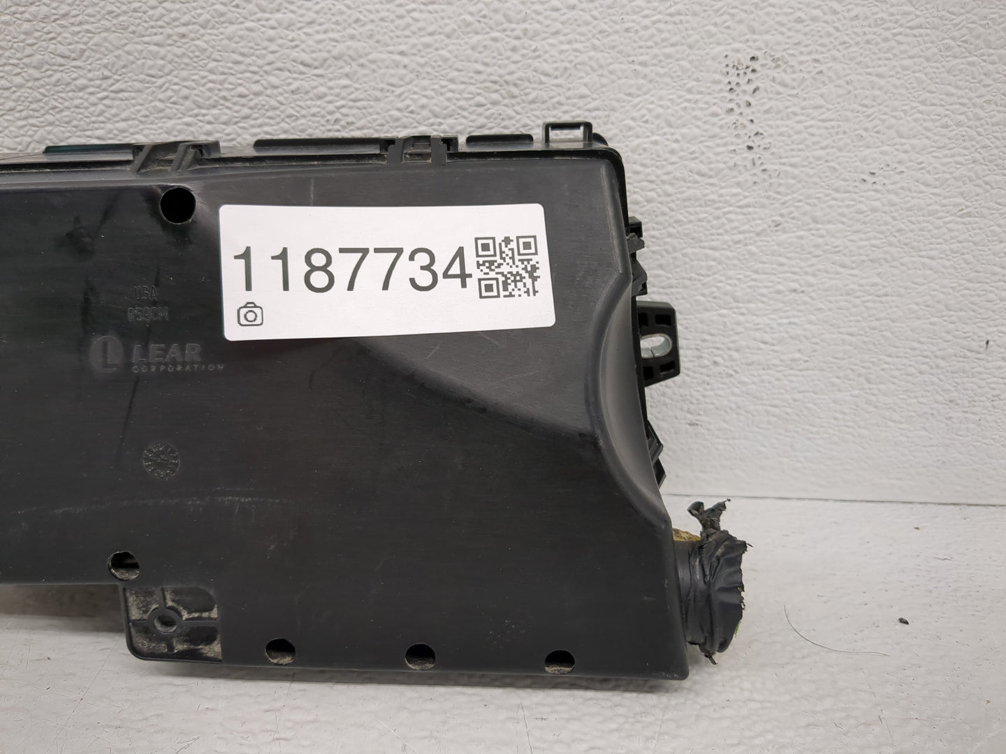 2017-2018 Ford Focus Fusebox Fuse Box Panel Relay Module P/N:AV6T-14A142-AB Fits Fits 2017 2018 OEM Used Auto Parts - Oemuse