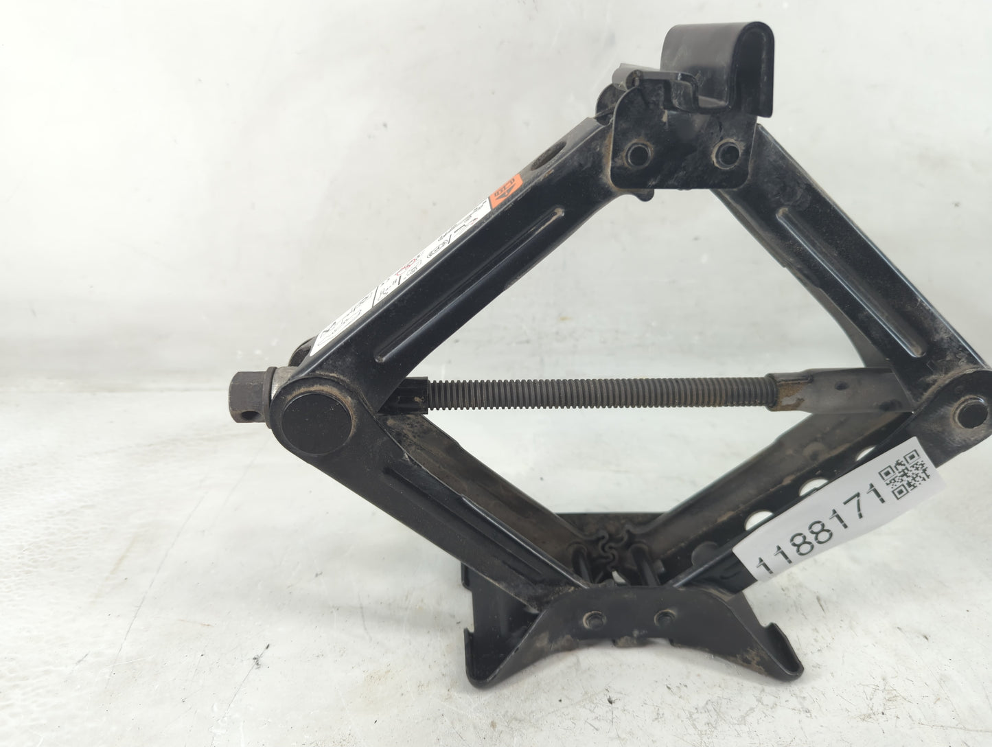 2017 Ford Focus Spare Scissor Car Jack - Oemusedautoparts1.com