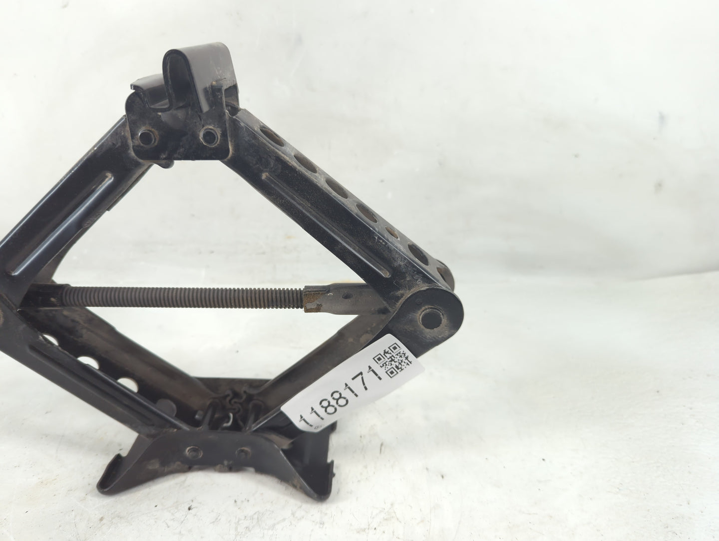 2017 Ford Focus Spare Scissor Car Jack - Oemusedautoparts1.com