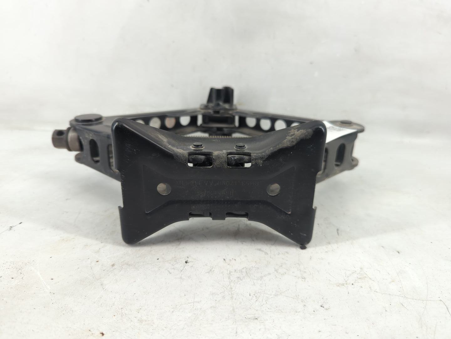 2017 Ford Focus Spare Scissor Car Jack - Oemusedautoparts1.com