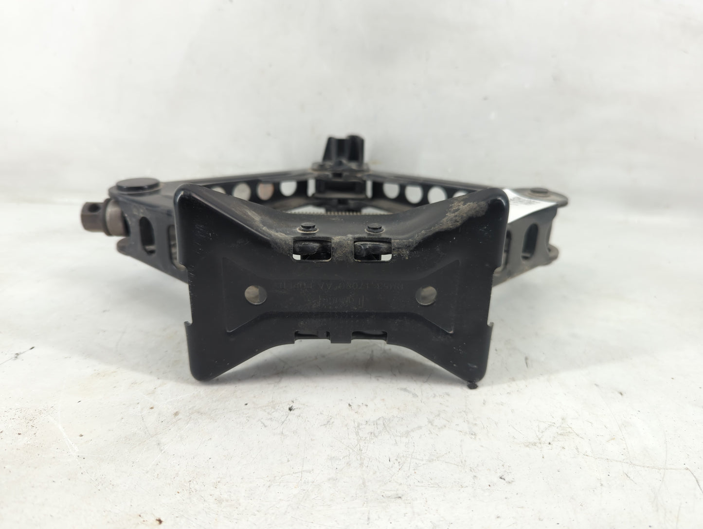 2017 Ford Focus Spare Scissor Car Jack - Oemusedautoparts1.com