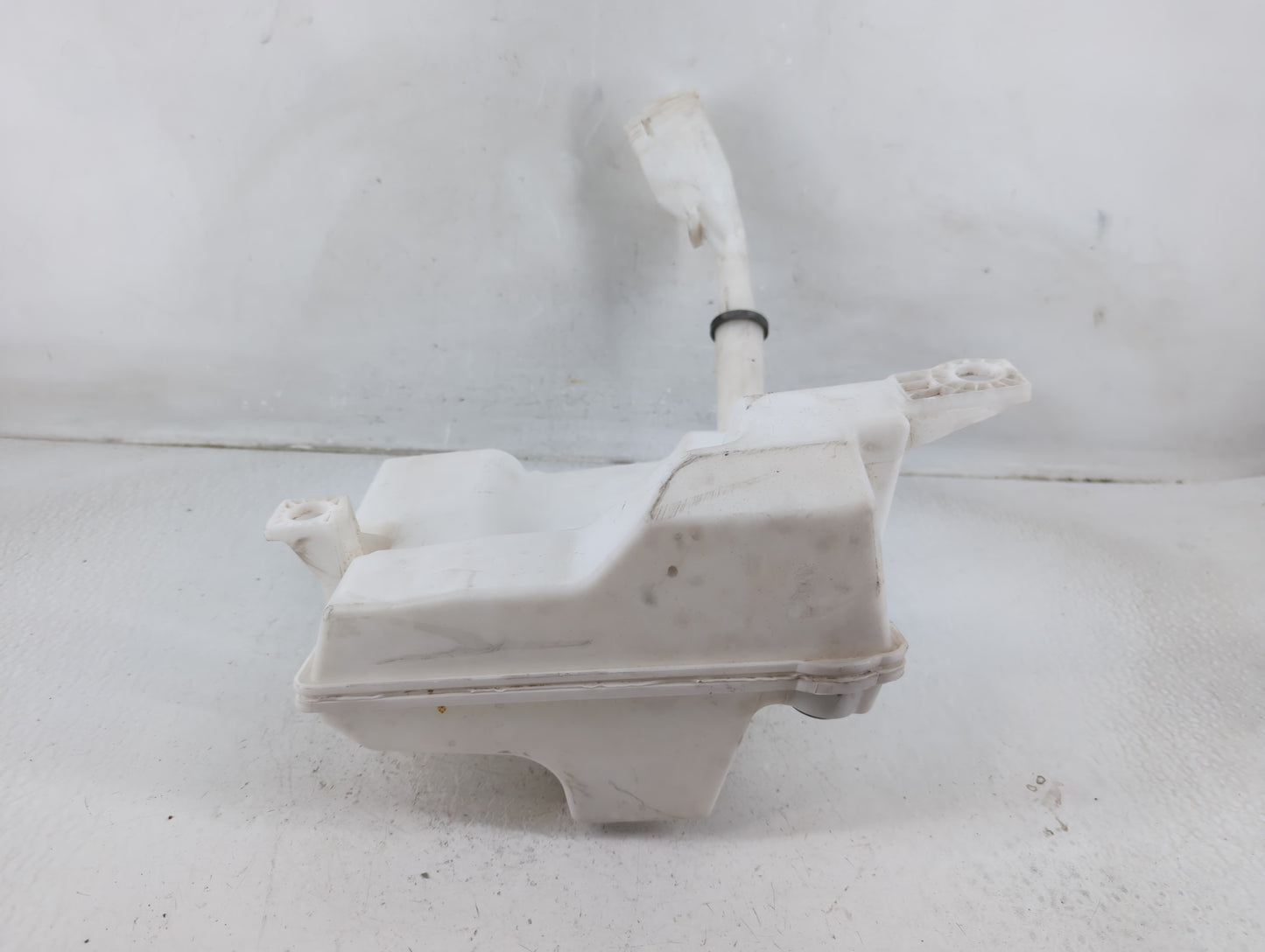 2012-2018 Ford Focus Windshield Washer Fluid Reservoir Bottle Oem - Oemusedautoparts1.com