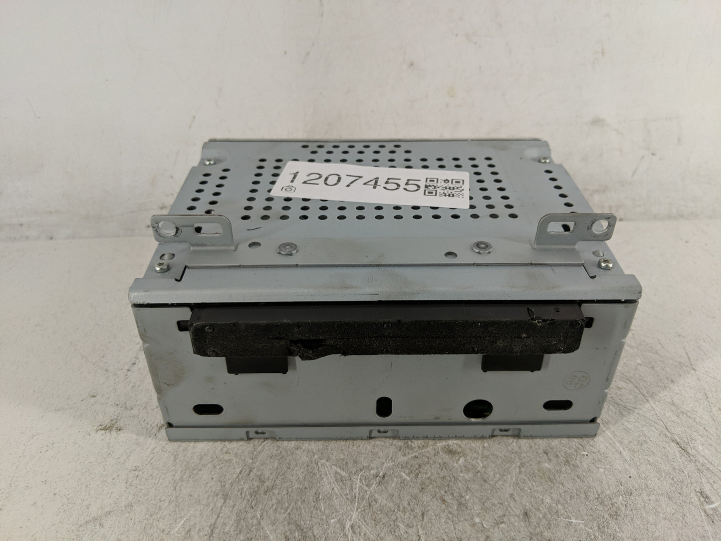 2017-2018 Ford Focus Radio AM FM Cd Player Receiver Replacement P/N:FM5T-19C107-JH Fits Fits 2017 2018 OEM Used Auto Parts -