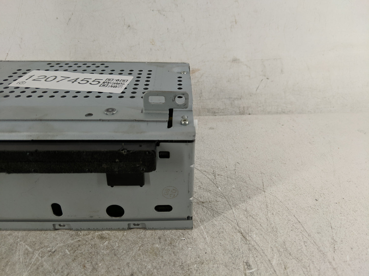 2017-2018 Ford Focus Radio AM FM Cd Player Receiver Replacement P/N:FM5T-19C107-JH Fits Fits 2017 2018 OEM Used Auto Parts -