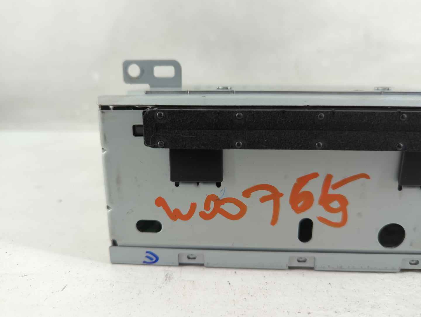 2017-2018 Ford Focus Radio AM FM Cd Player Receiver Replacement P/N:FM5T-19C107-JH Fits Fits 2017 2018 OEM Used Auto Parts -