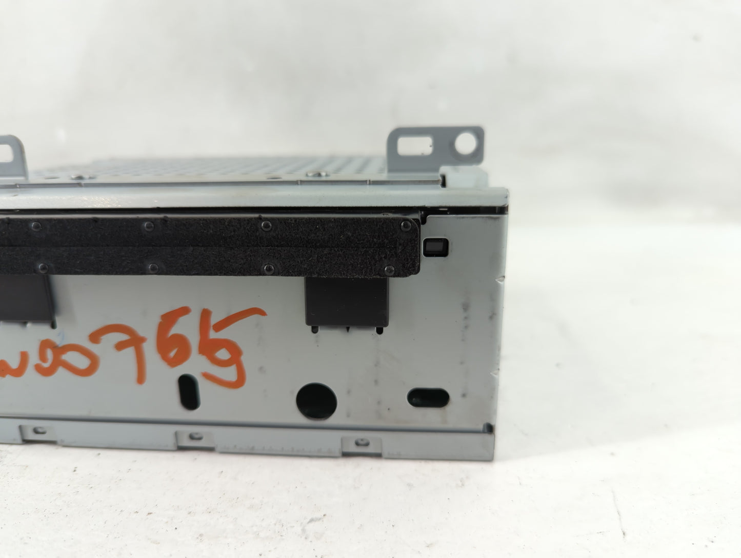 2017-2018 Ford Focus Radio AM FM Cd Player Receiver Replacement P/N:FM5T-19C107-JH Fits Fits 2017 2018 OEM Used Auto Parts -