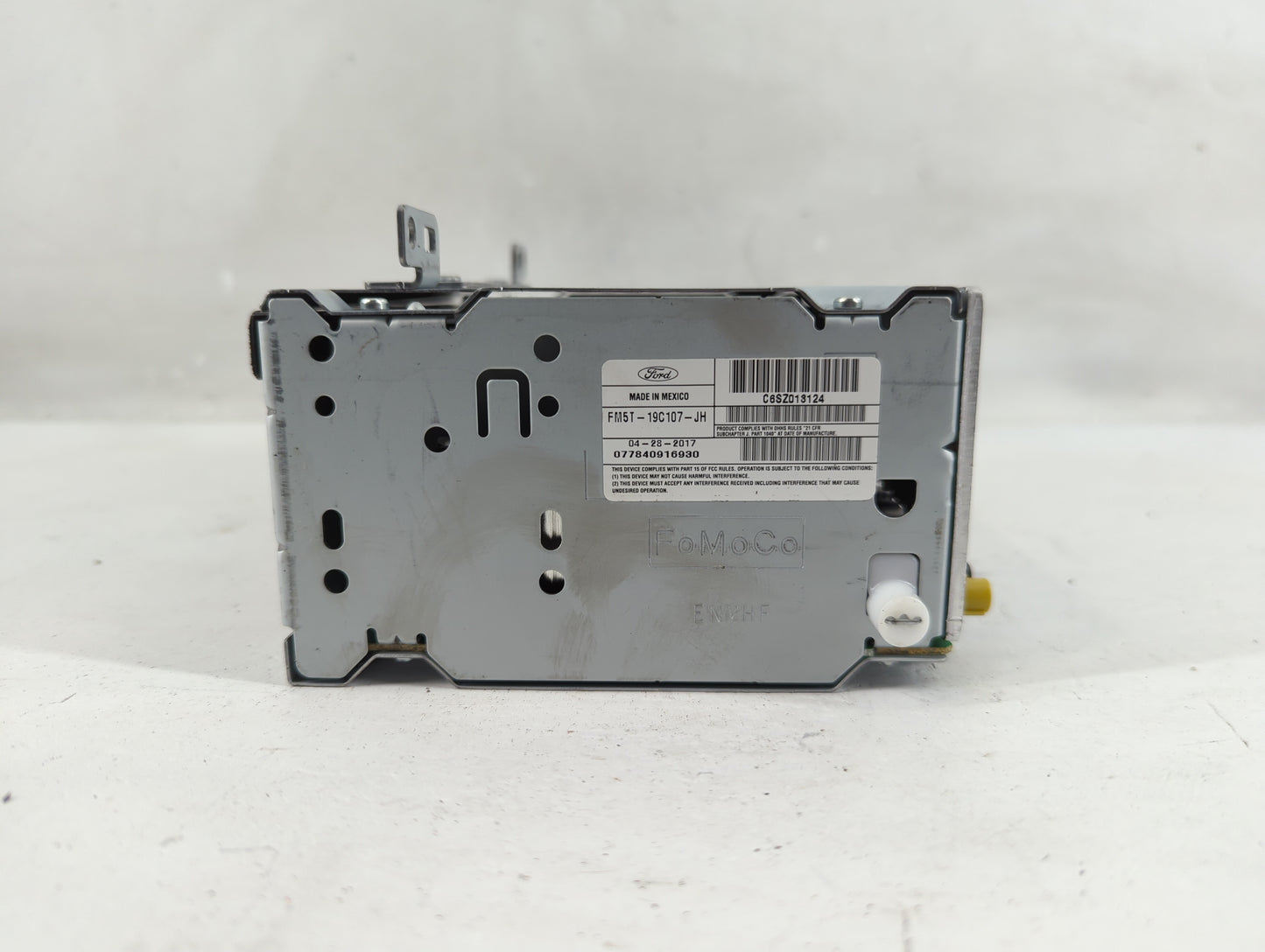2017-2018 Ford Focus Radio AM FM Cd Player Receiver Replacement P/N:FM5T-19C107-JH Fits Fits 2017 2018 OEM Used Auto Parts -