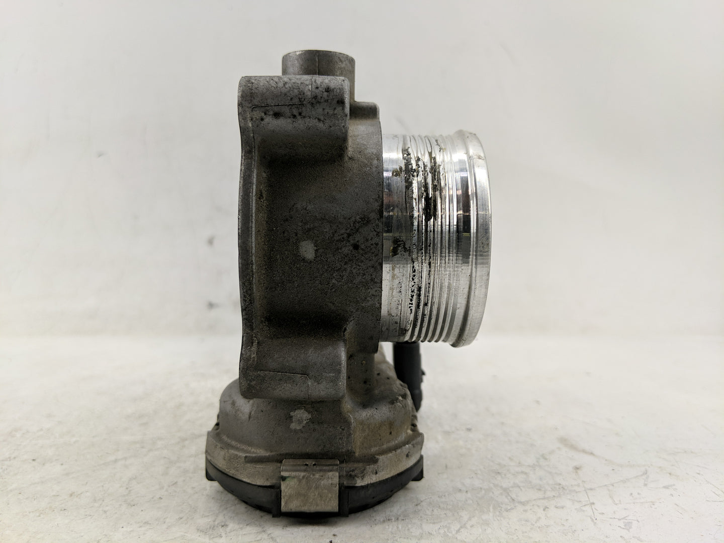 2014-2018 Ford Focus Throttle Body P/N:DS7E-9F991-BB Fits Fits 2014 2015 2016 2017 2018 2019 2020 2021 2022 OEM Used Auto Pa