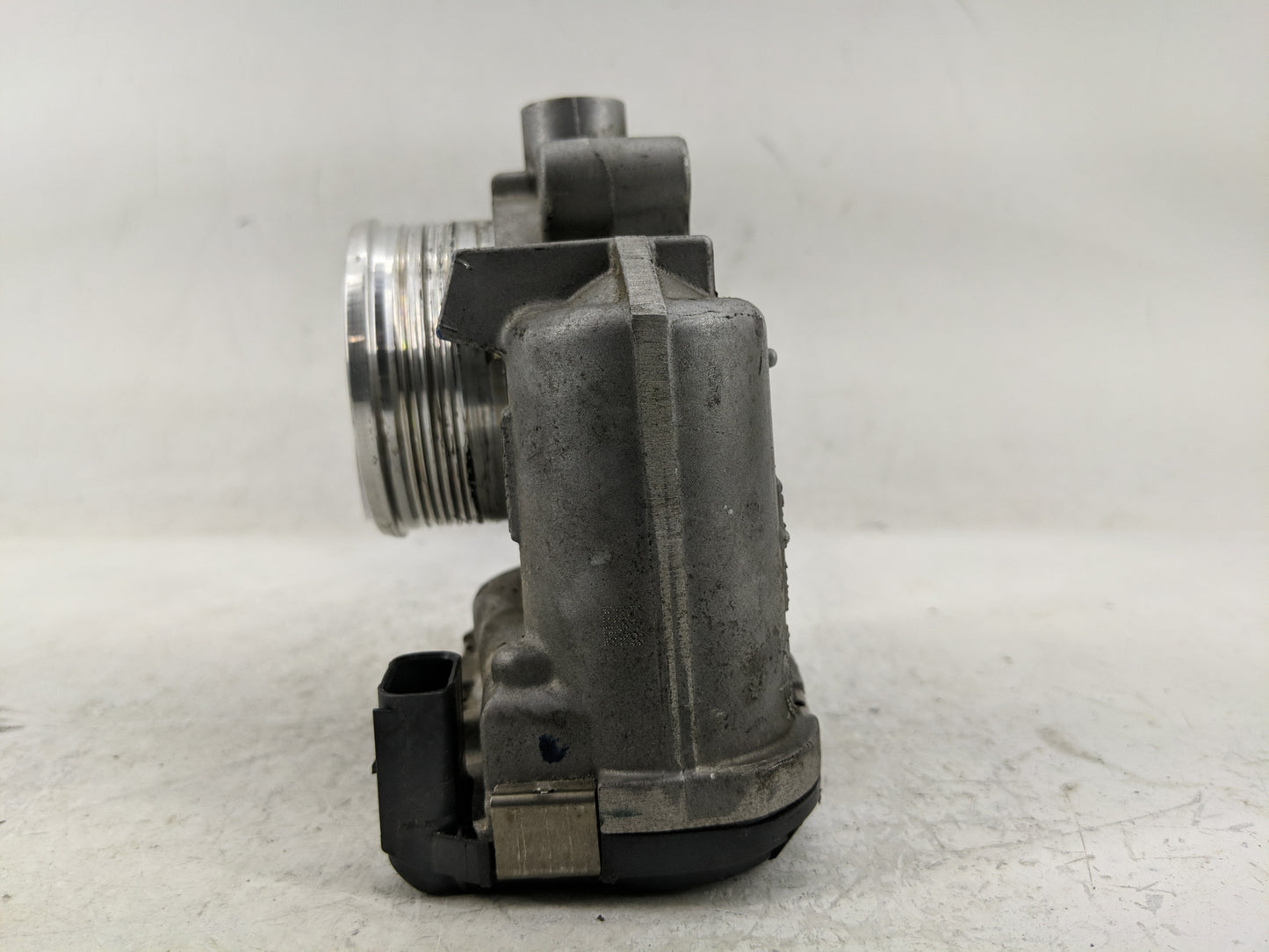 2014-2018 Ford Focus Throttle Body P/N:DS7E-9F991-BB Fits Fits 2014 2015 2016 2017 2018 2019 2020 2021 2022 OEM Used Auto Pa