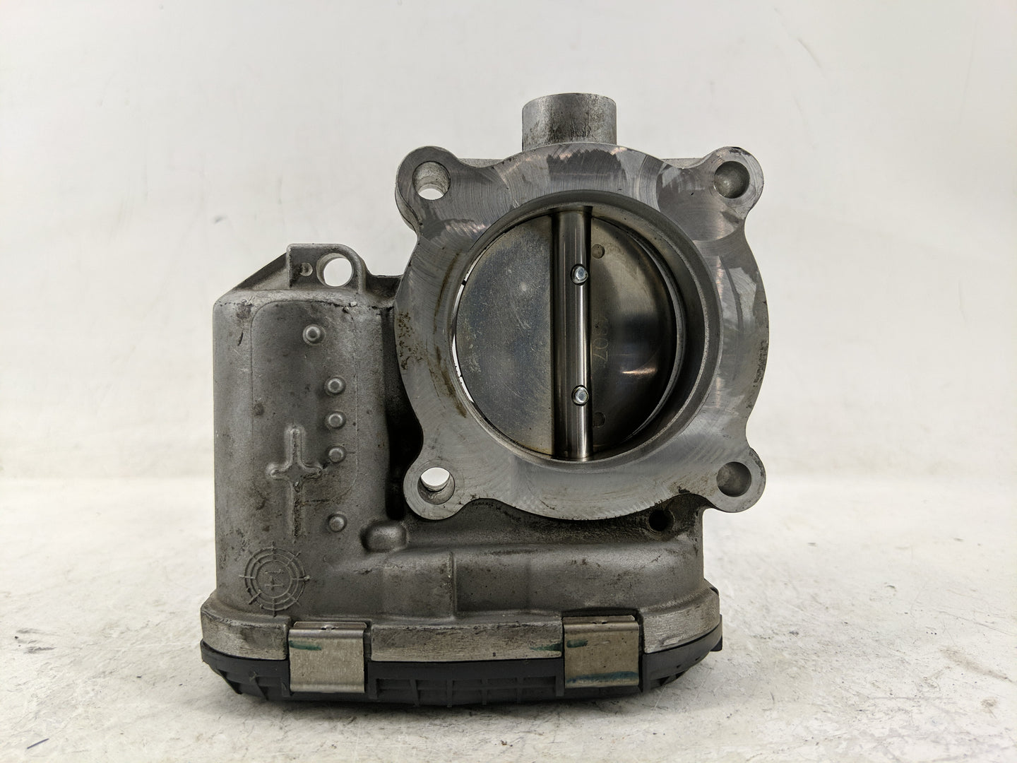 2014-2018 Ford Focus Throttle Body P/N:DS7E-9F991-BB Fits Fits 2014 2015 2016 2017 2018 2019 2020 2021 2022 OEM Used Auto Pa