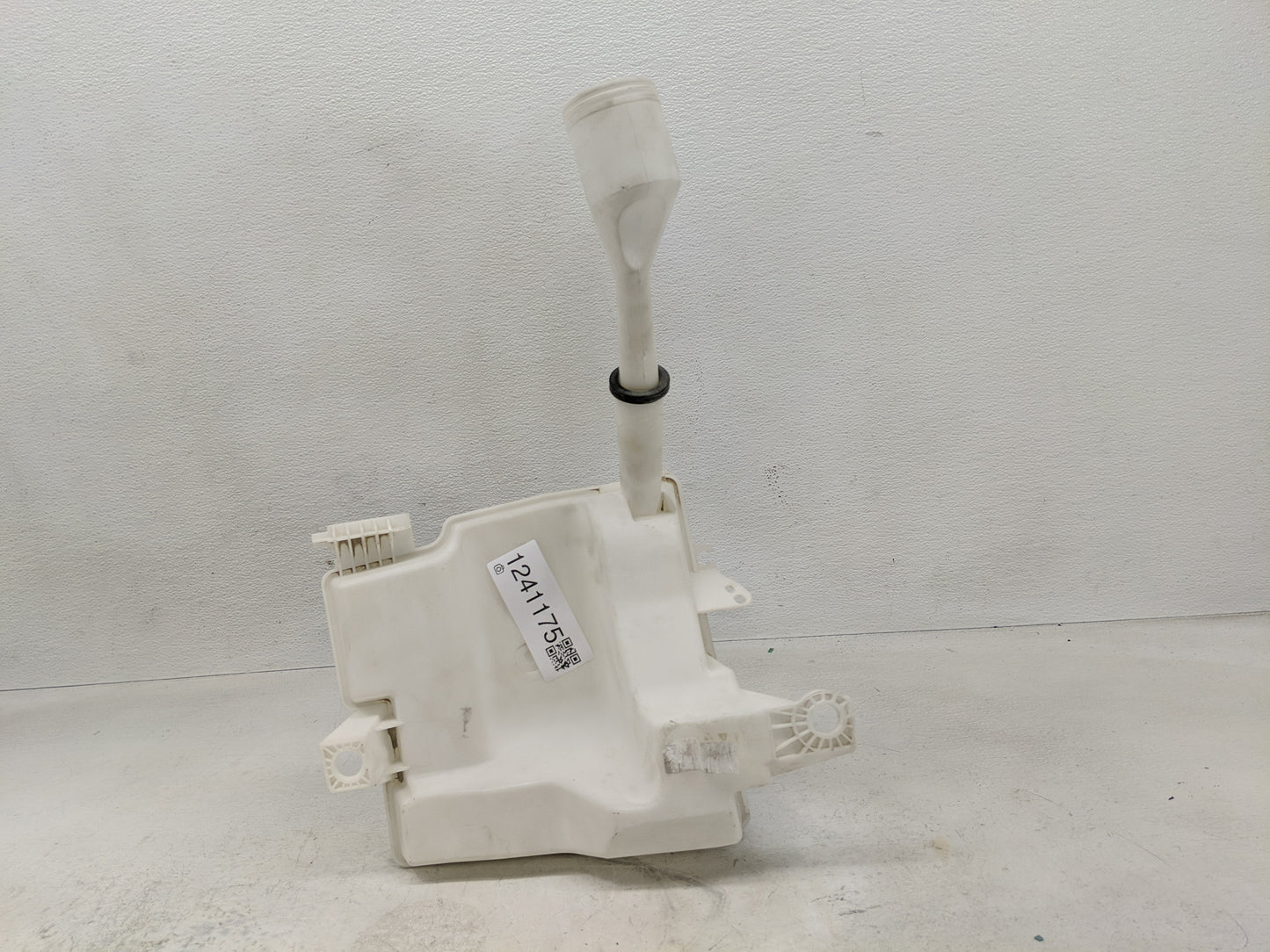 2012-2018 Ford Focus Windshield Washer Fluid Reservoir Bottle Oem - Oemusedautoparts1.com
