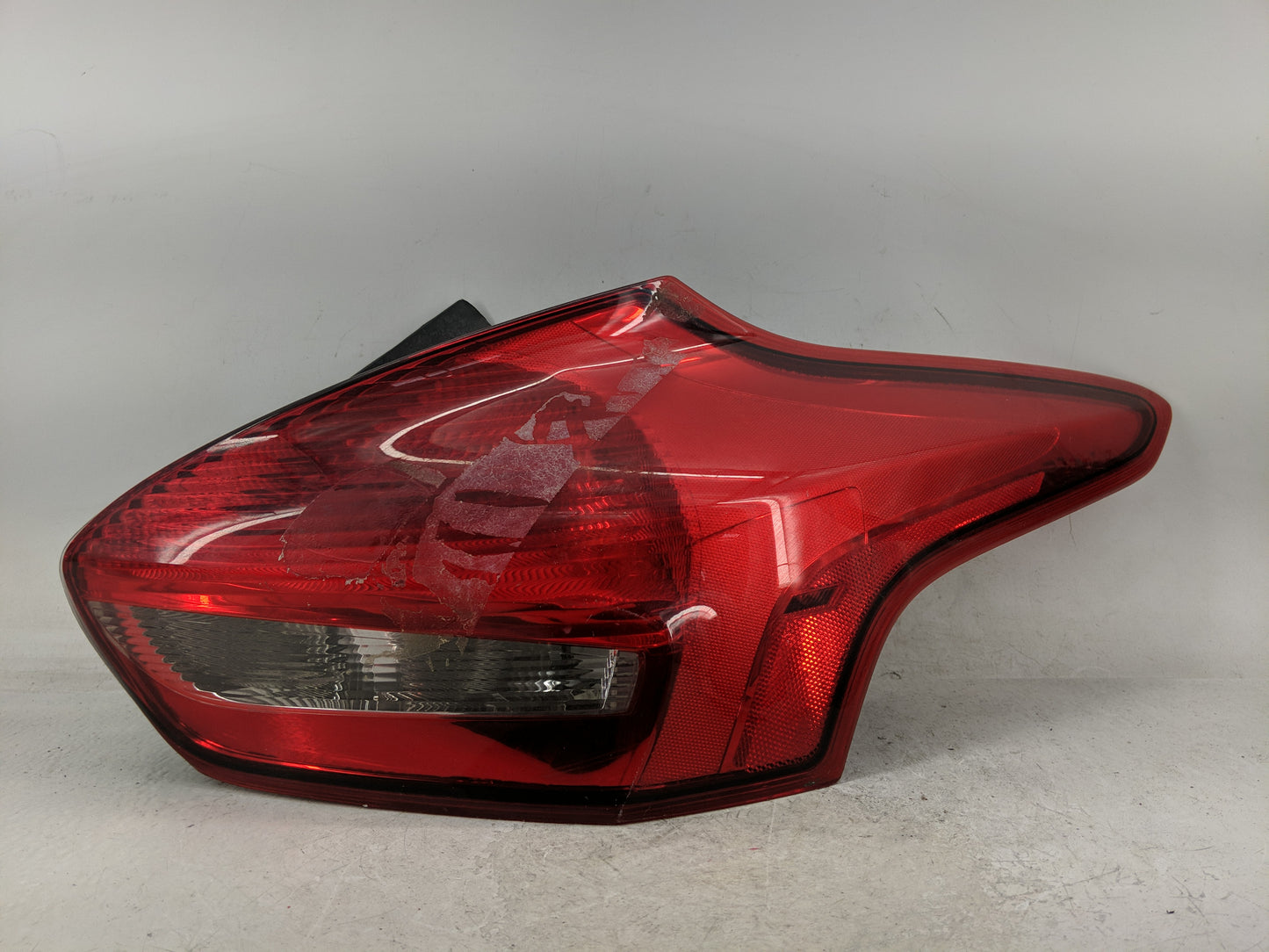 2015-2018 Ford Focus Tail Light Assembly Passenger Right OEM P/N:F1EB-13404-GJ Fits Fits 2015 2016 2017 2018 OEM Used Auto P