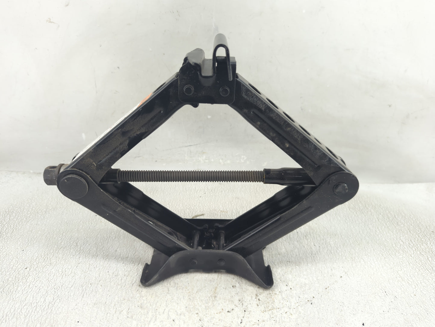 2017 Ford Focus Spare Scissor Car Jack 1250842 - Oemusedautoparts1.com