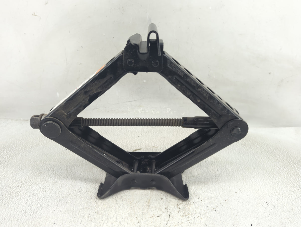 2017 Ford Focus Spare Scissor Car Jack 1250842 - Oemusedautoparts1.com