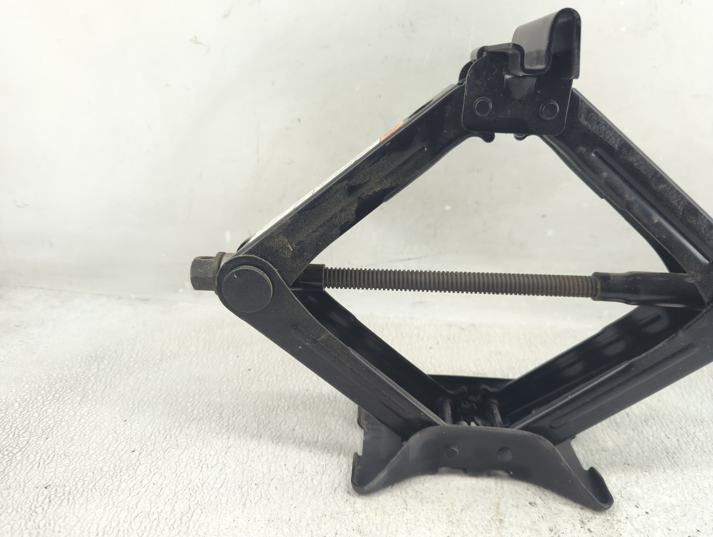 2017 Ford Focus Spare Scissor Car Jack 1250842 - Oemusedautoparts1.com