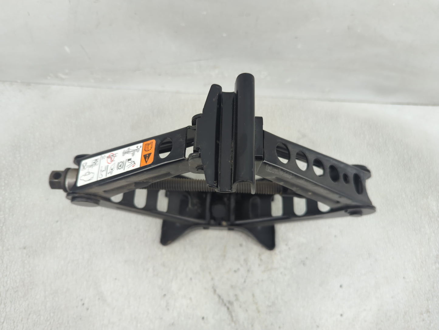 2017 Ford Focus Spare Scissor Car Jack 1250842 - Oemusedautoparts1.com