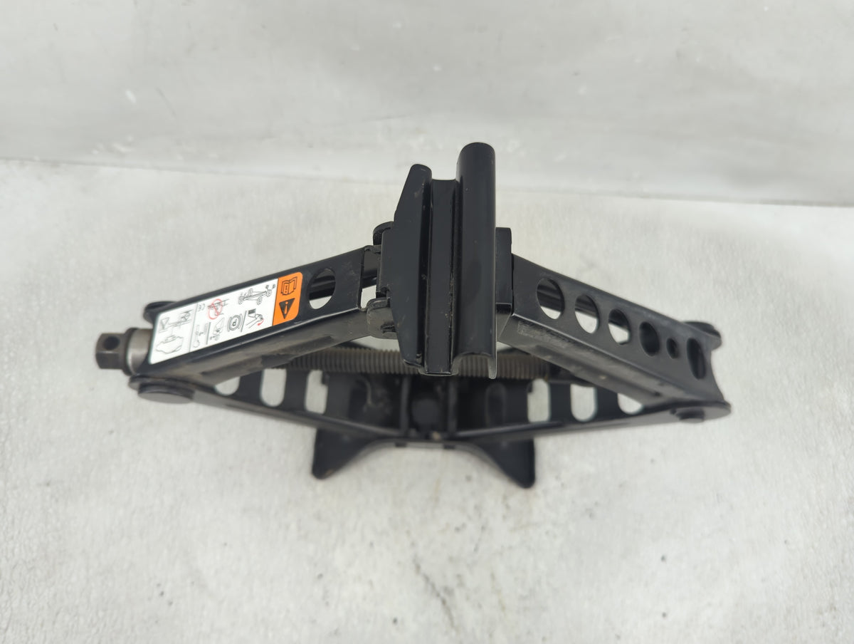2017 Ford Focus Spare Scissor Car Jack 1250842 - Oemusedautoparts1.com