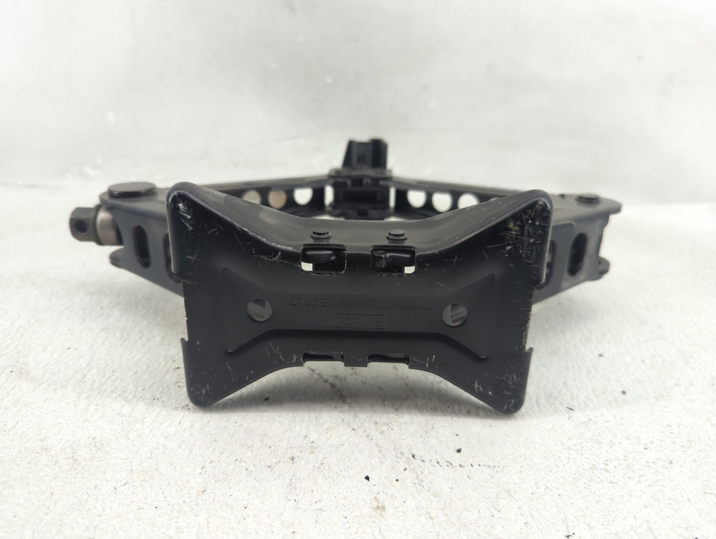 2017 Ford Focus Spare Scissor Car Jack 1250842 - Oemusedautoparts1.com