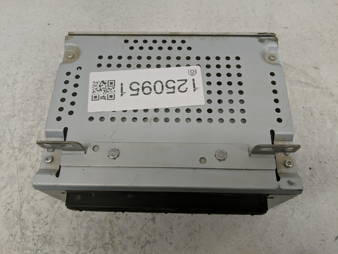 2017-2018 Ford Focus Radio AM FM Cd Player Receiver Replacement P/N:FM5T-19C107-JH Fits Fits 2017 2018 OEM Used Auto Parts -
