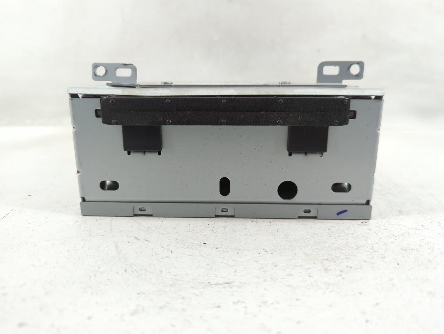 2017-2018 Ford Focus Radio AM FM Cd Player Receiver Replacement P/N:FM5T-19C107-HD Fits Fits 2017 2018 OEM Used Auto Parts -