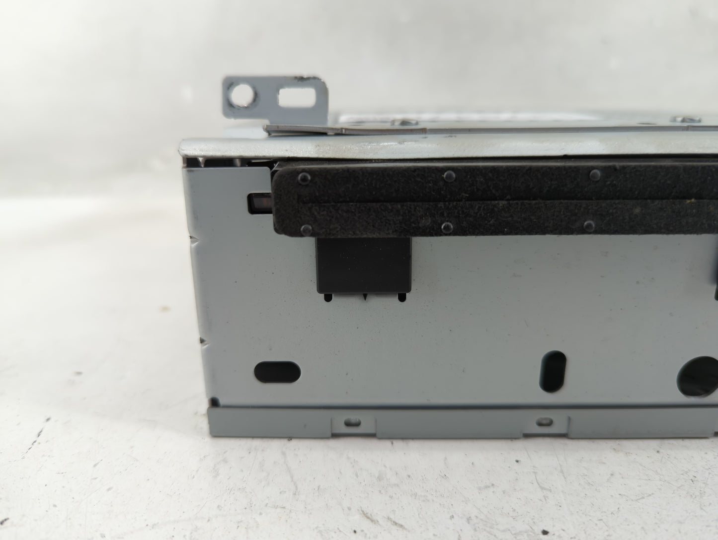 2017-2018 Ford Focus Radio AM FM Cd Player Receiver Replacement P/N:FM5T-19C107-HD Fits Fits 2017 2018 OEM Used Auto Parts -