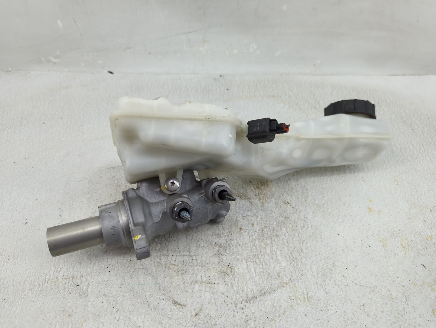 2012-2018 Ford Focus Brake Master Cylinder - Oemusedautoparts1.com