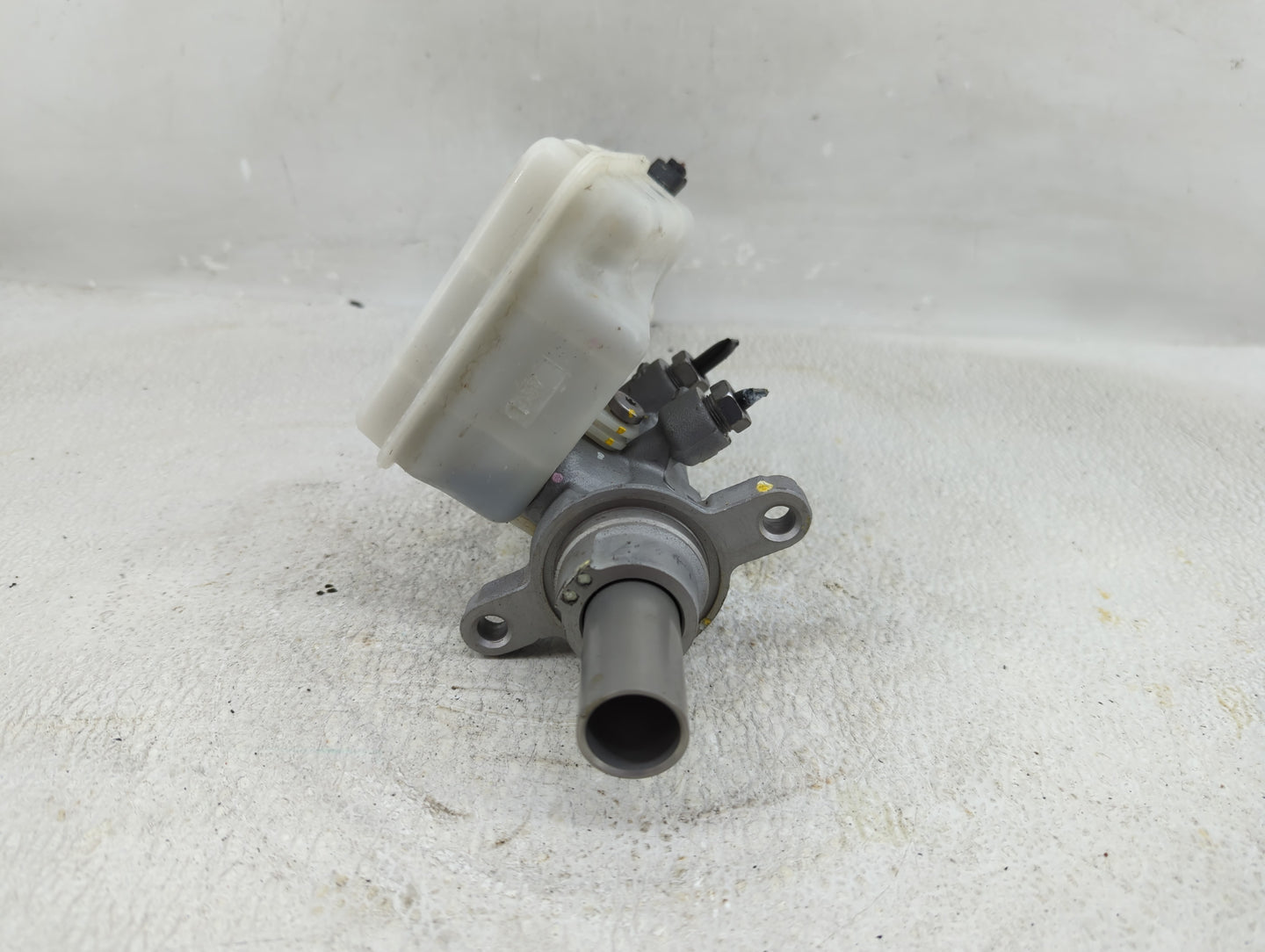 2012-2018 Ford Focus Brake Master Cylinder - Oemusedautoparts1.com