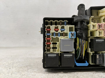 2017-2018 Ford Focus Fusebox Fuse Box Panel Relay Module P/N:AV6T-14A142-AB Fits Fits 2017 2018 OEM Used Auto Parts