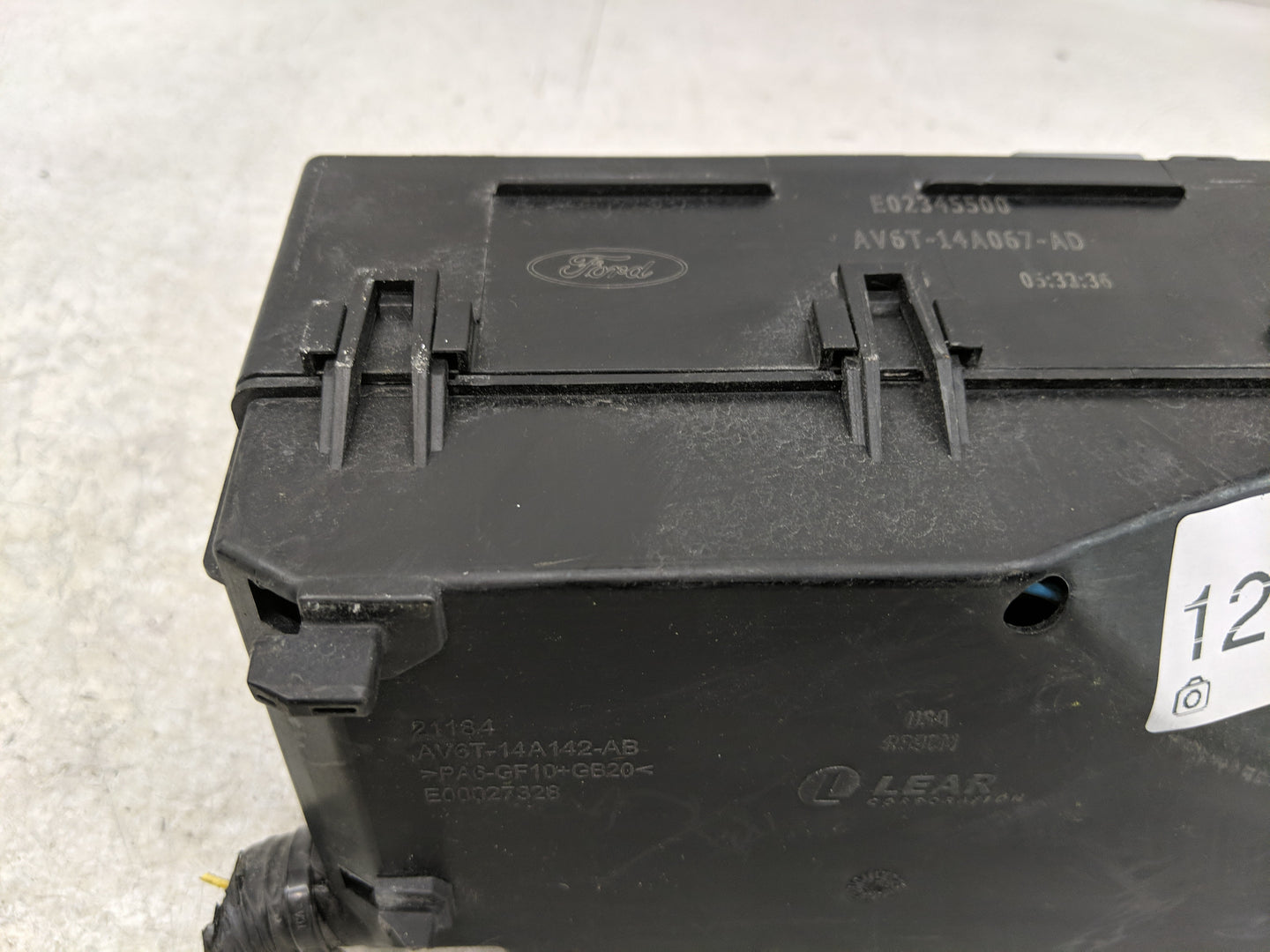 2017-2018 Ford Focus Fusebox Fuse Box Panel Relay Module P/N:AV6T-14A142-AB Fits Fits 2017 2018 OEM Used Auto Parts - Oemuse