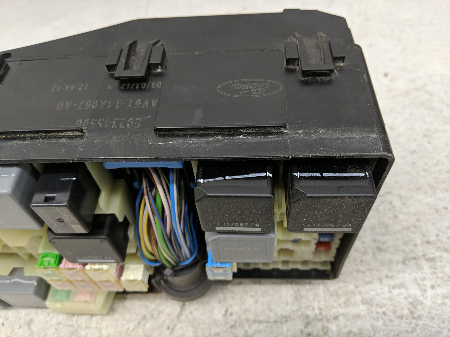 2017-2018 Ford Focus Fusebox Fuse Box Panel Relay Module P/N:GJ7T-14A076-BA 19648 000 001, 21090 000 001 Fits Fits 2017 2018