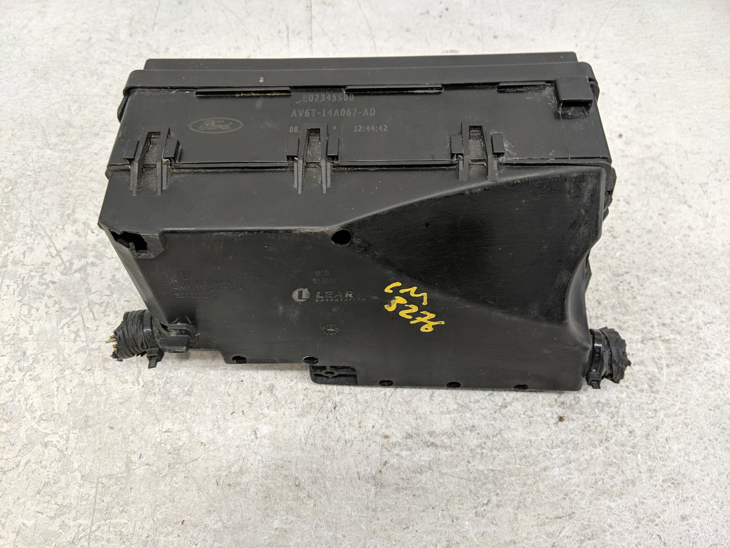 2017-2018 Ford Focus Fusebox Fuse Box Panel Relay Module P/N:GJ7T-14A076-BA 19648 000 001, 21090 000 001 Fits Fits 2017 2018