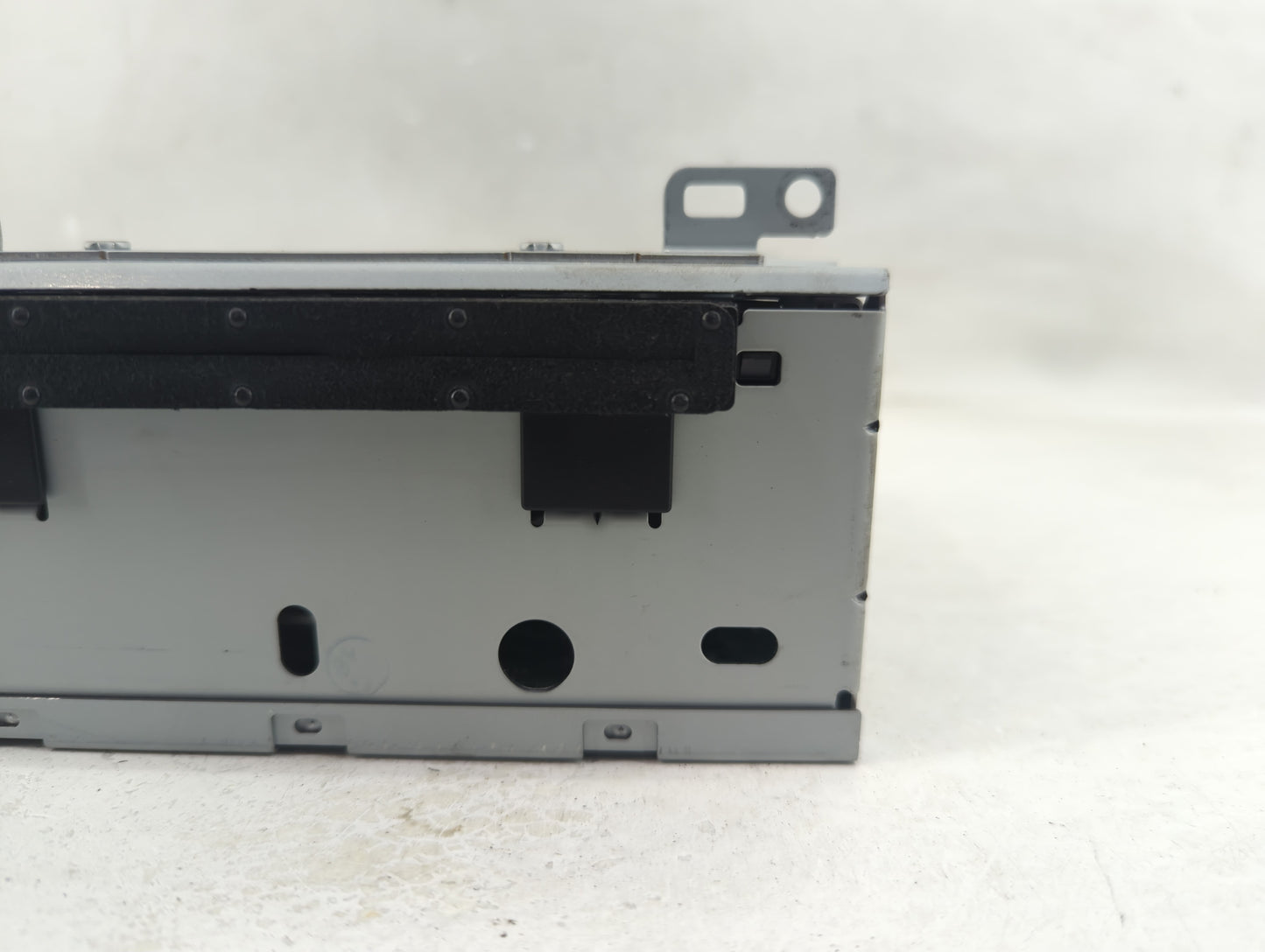 2017-2018 Ford Focus Radio AM FM Cd Player Receiver Replacement P/N:FM5T-19C107-JG Fits Fits 2017 2018 OEM Used Auto Parts -
