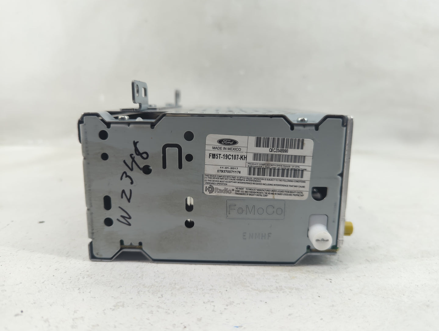 2017-2018 Ford Focus Radio AM FM Cd Player Receiver Replacement P/N:FM5T-19C107-JG Fits Fits 2017 2018 OEM Used Auto Parts -