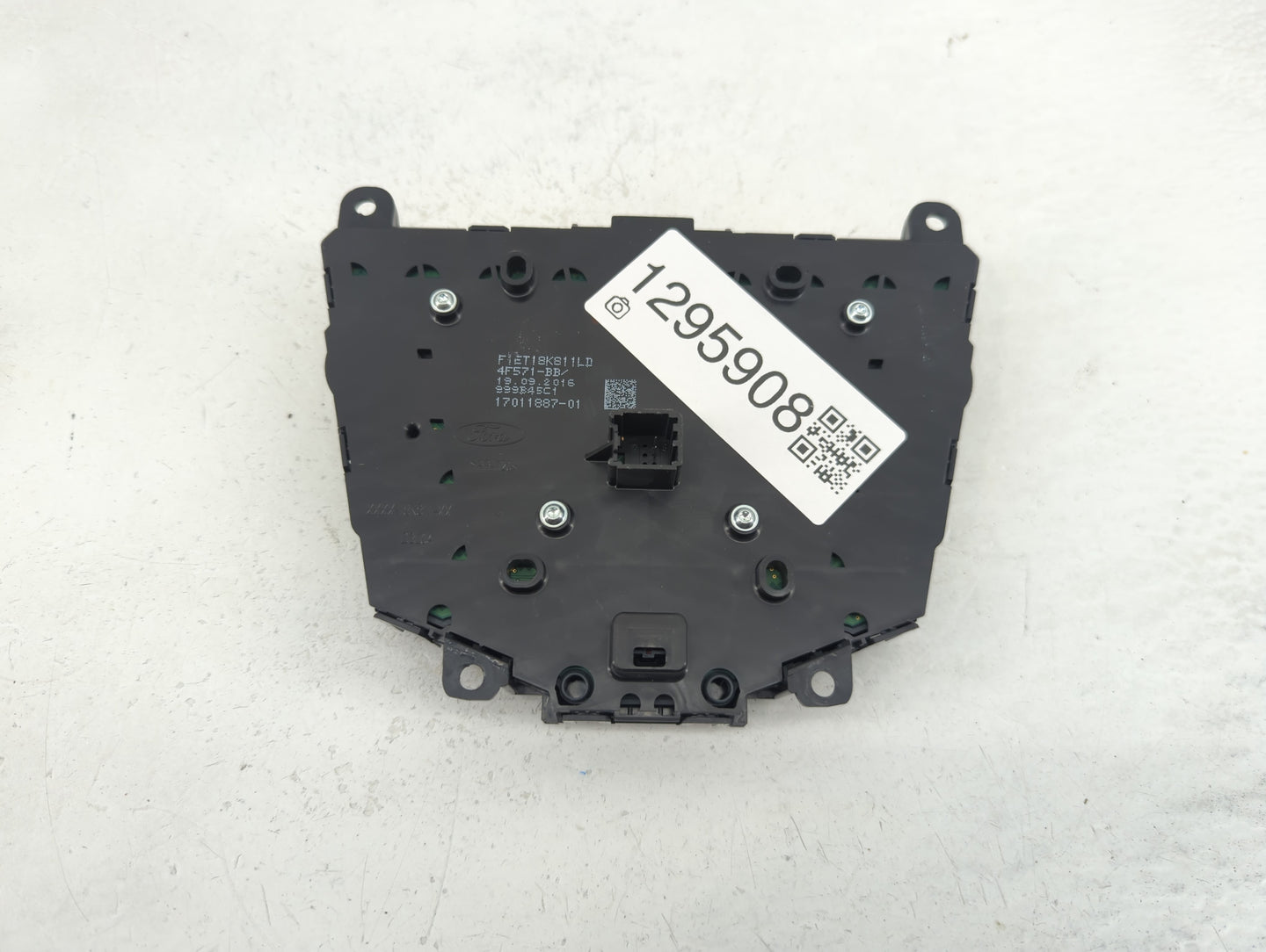 2015-2018 Ford Focus Radio AM FM Cd Player Receiver Replacement P/N:F1ET18K811LD Fits Fits 2015 2016 2017 2018 2019 OEM Used