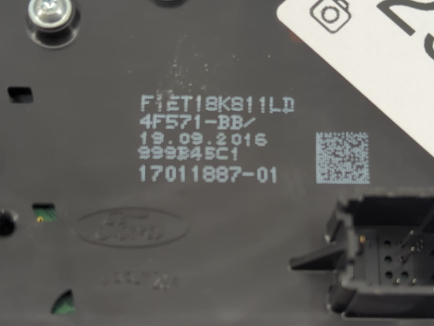 2015-2018 Ford Focus Radio AM FM Cd Player Receiver Replacement P/N:F1ET18K811LD Fits Fits 2015 2016 2017 2018 2019 OEM Used