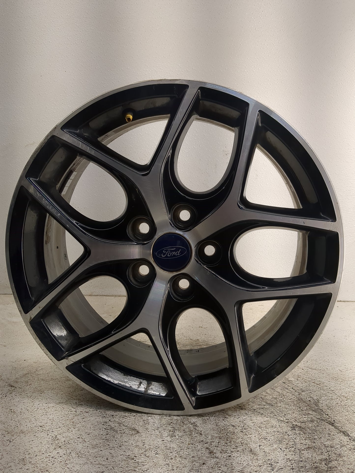 2015-2018 Ford Focus Oem Wheel Rim 1317752 - Oemusedautoparts1.com