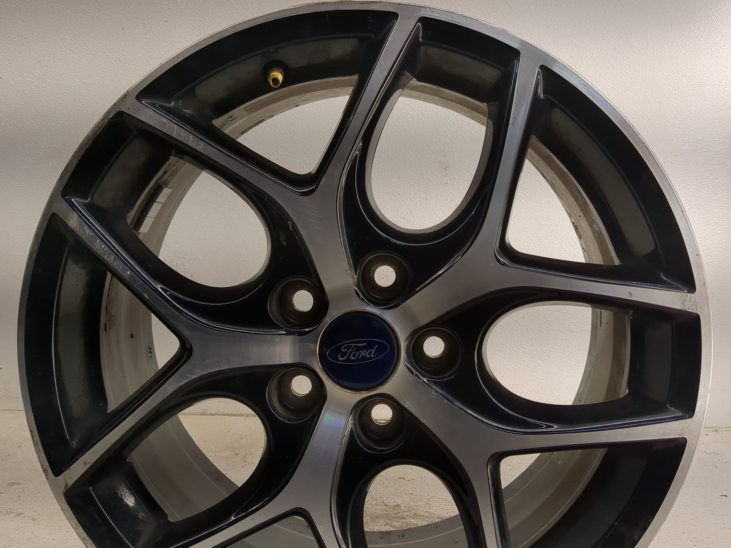 2015-2018 Ford Focus Oem Wheel Rim 1317752 - Oemusedautoparts1.com