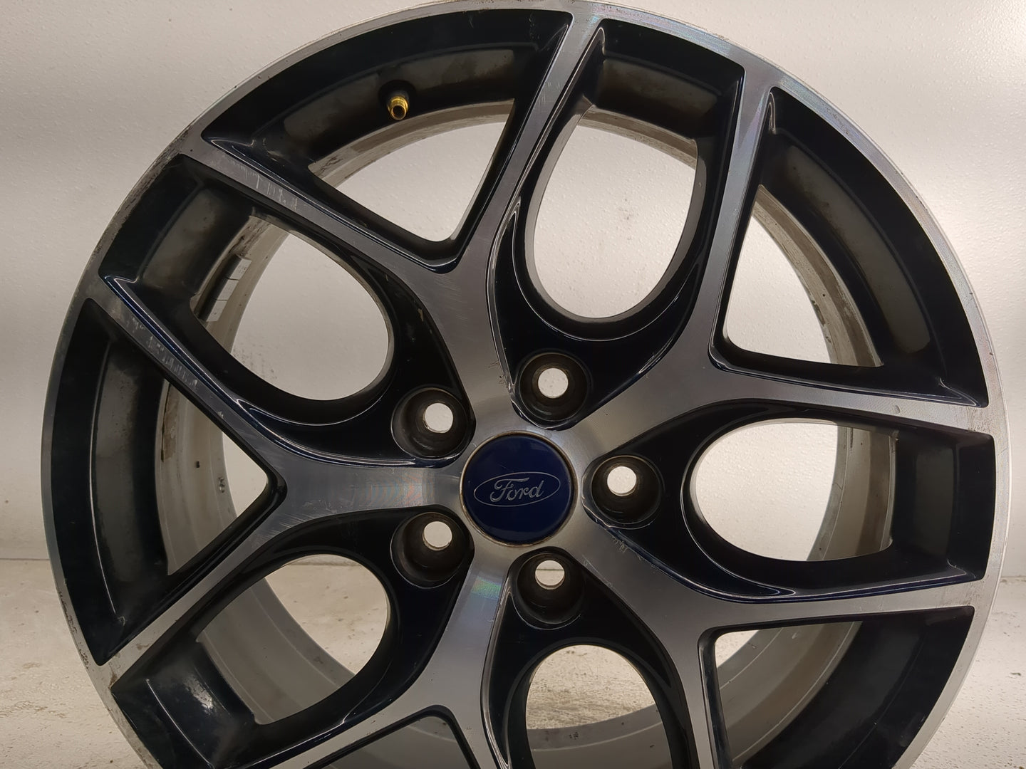 2015-2018 Ford Focus Oem Wheel Rim 1317752 - Oemusedautoparts1.com