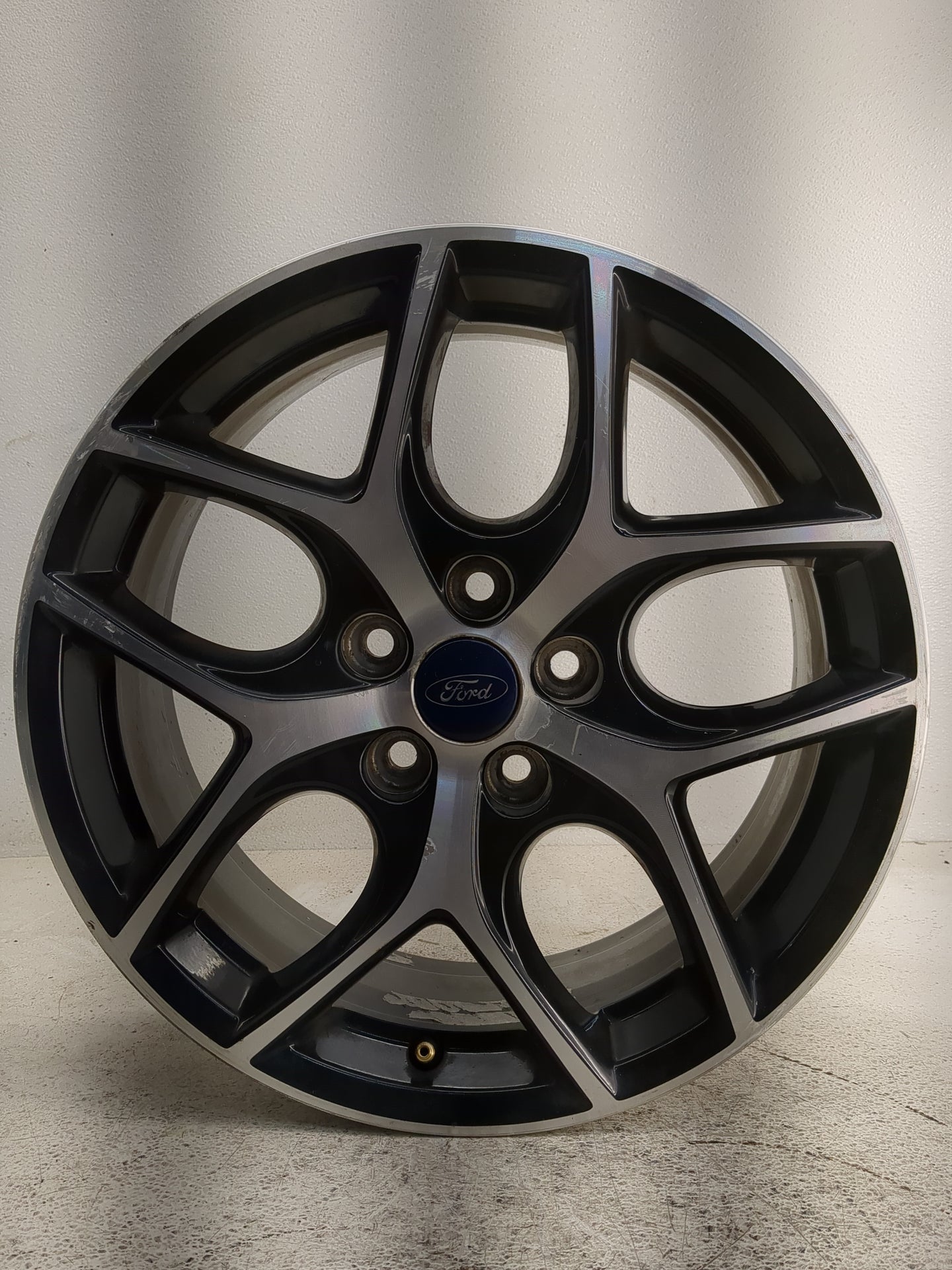 2015-2018 Ford Focus Oem Wheel Rim - Oemusedautoparts1.com