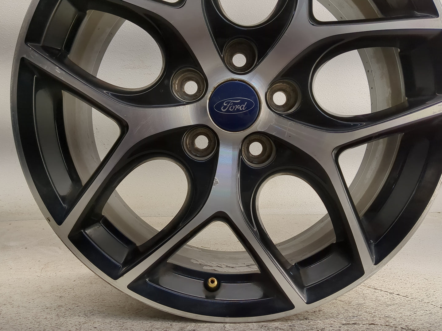 2015-2018 Ford Focus Oem Wheel Rim - Oemusedautoparts1.com