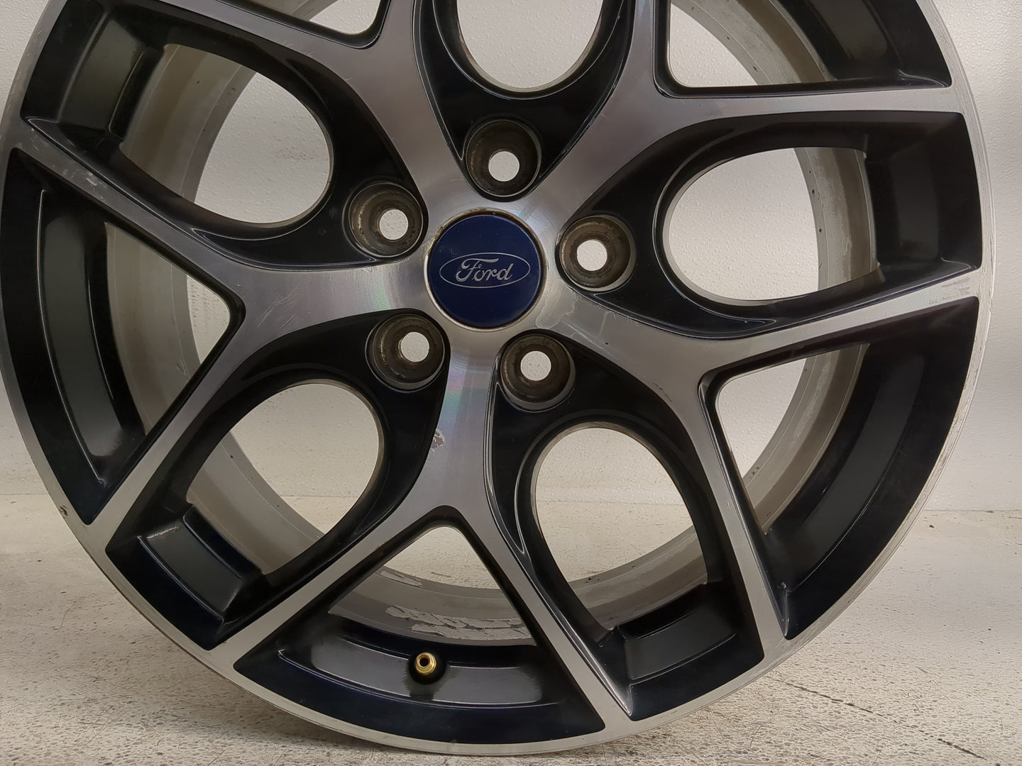 2015-2018 Ford Focus Oem Wheel Rim - Oemusedautoparts1.com