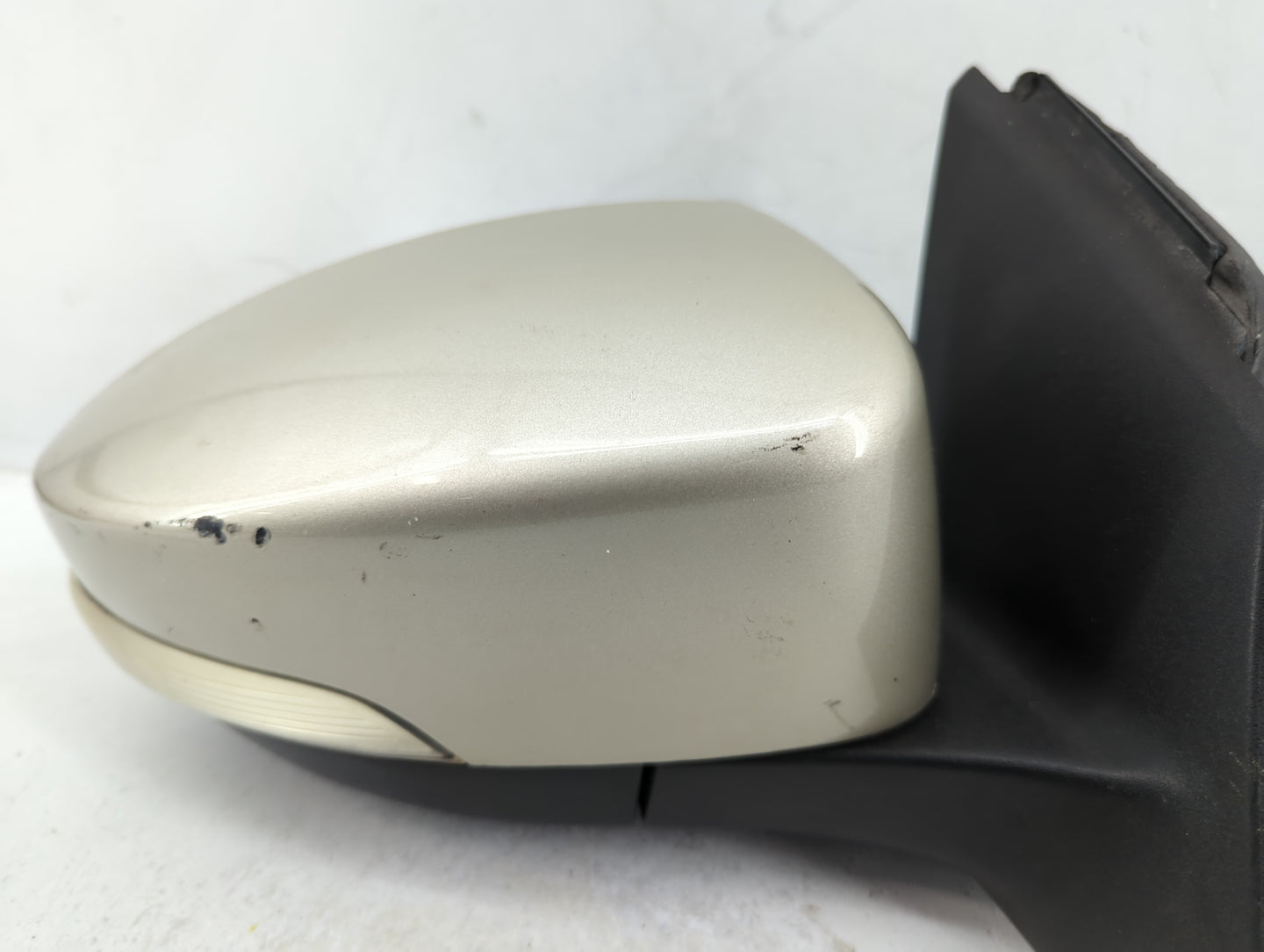 2015-2018 Ford Focus Passenger Side View Mirror - Right Door Mirror OEM Used - Oemusedautoparts1.com