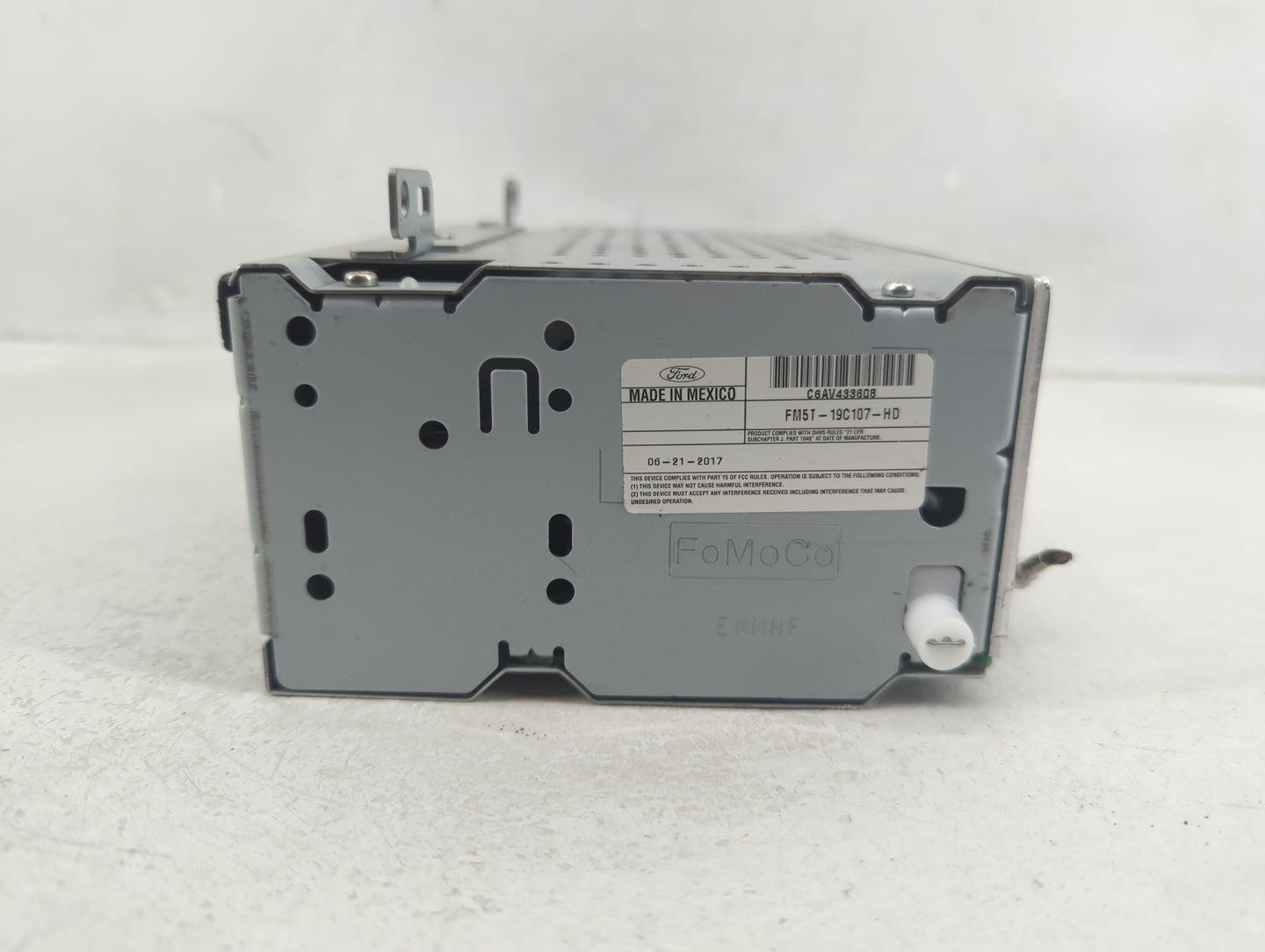 2017-2018 Ford Focus Radio AM FM Cd Player Receiver Replacement P/N:FM5T-19C107-HD Fits Fits 2017 2018 OEM Used Auto Parts -