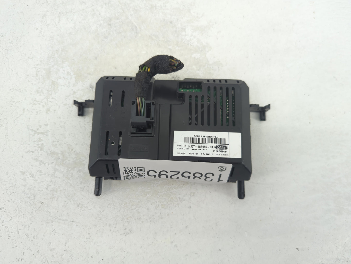 2015-2018 Ford Focus Information Display Screen - Oemusedautoparts1.com