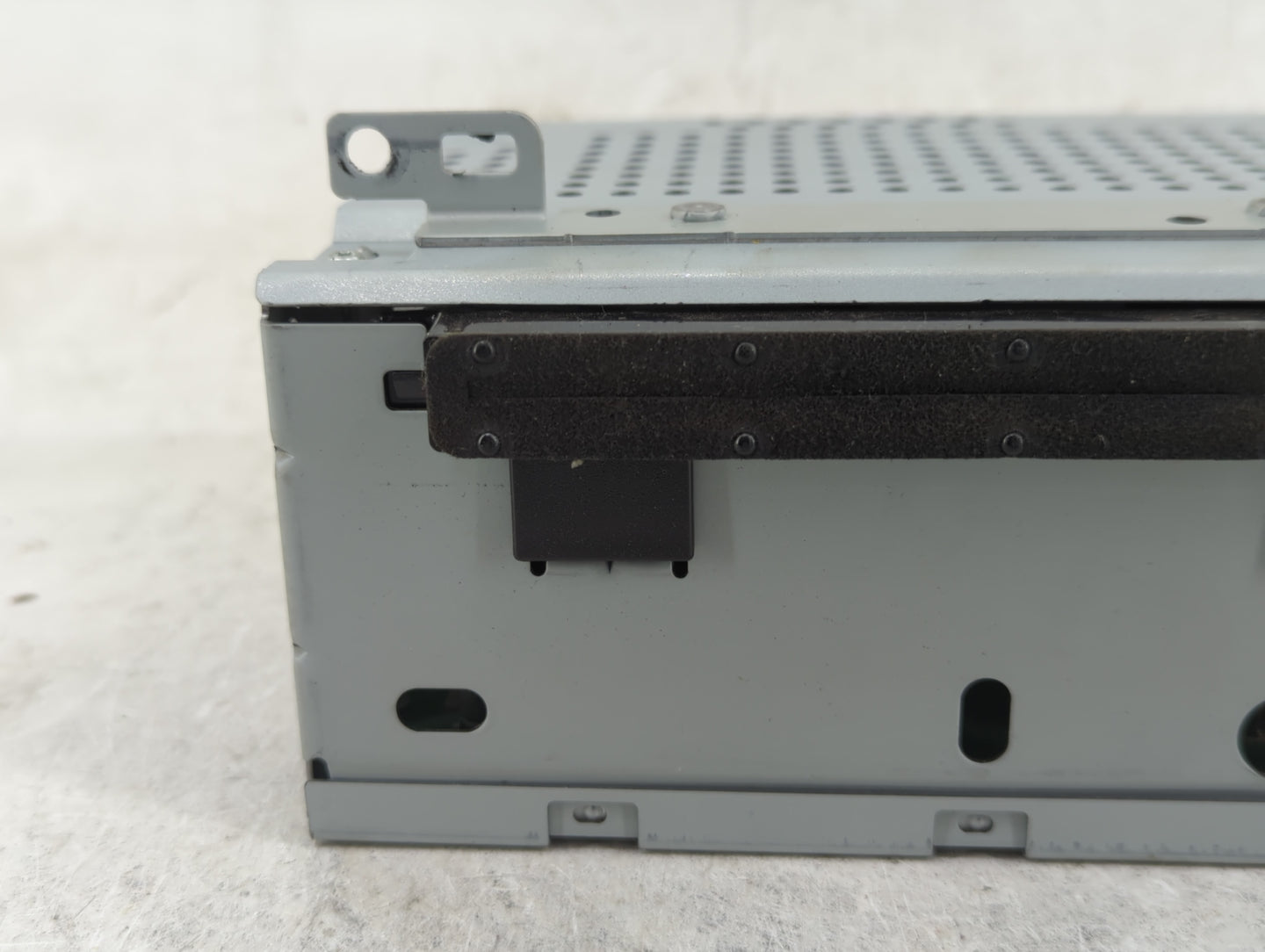 2017-2018 Ford Focus Radio AM FM Cd Player Receiver Replacement P/N:FM5T-19C107-JH Fits Fits 2017 2018 OEM Used Auto Parts -
