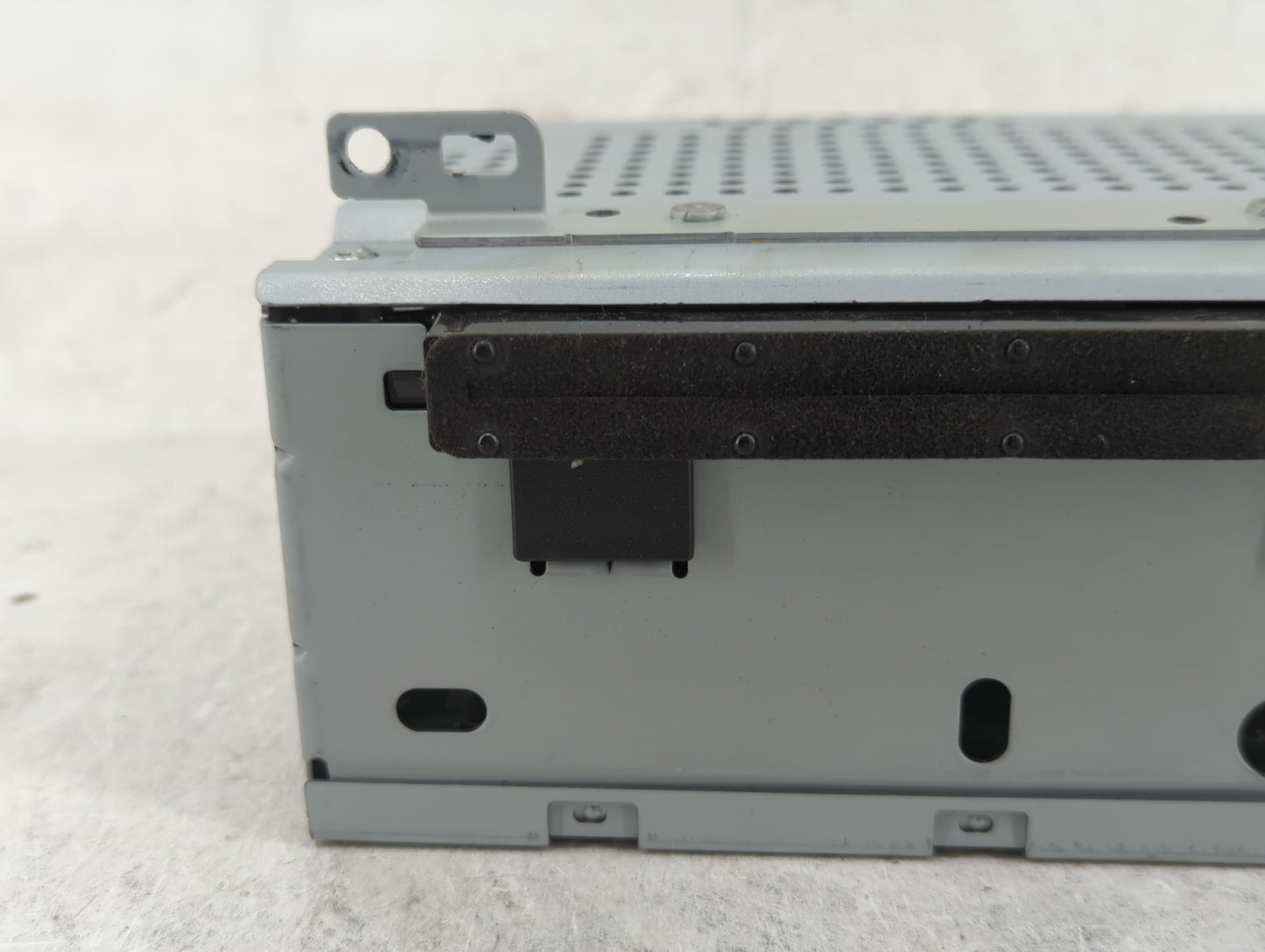 2017-2018 Ford Focus Radio AM FM Cd Player Receiver Replacement P/N:FM5T-19C107-JH Fits Fits 2017 2018 OEM Used Auto Parts -